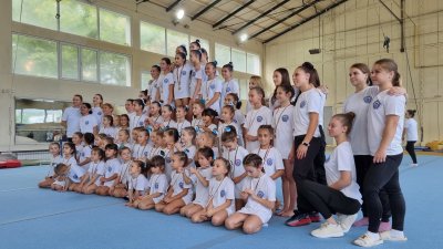 Състезание по спортна гимнастика във Варна